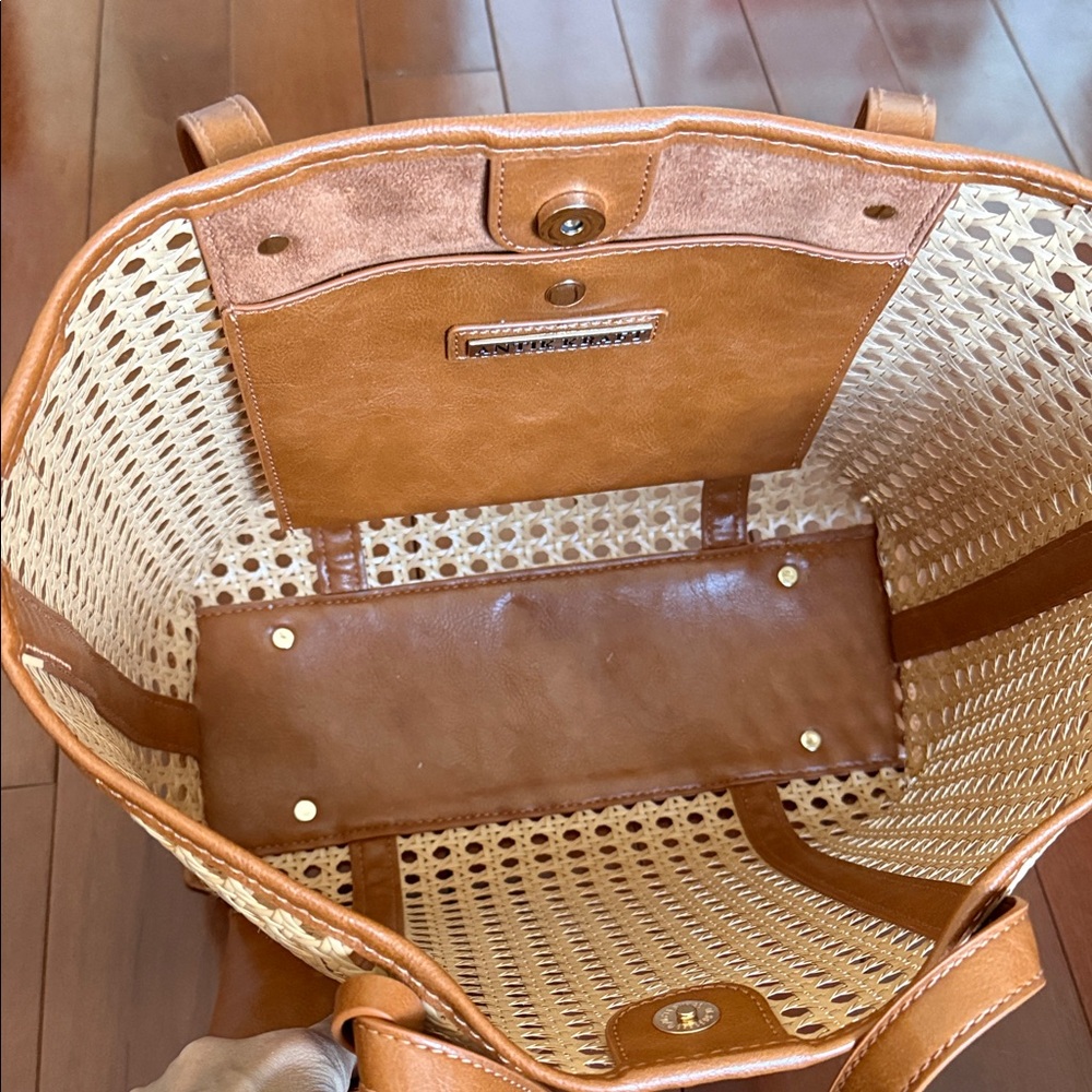 Antik Kraft Tan and Brown Woven Tote - Picture 2 of 5